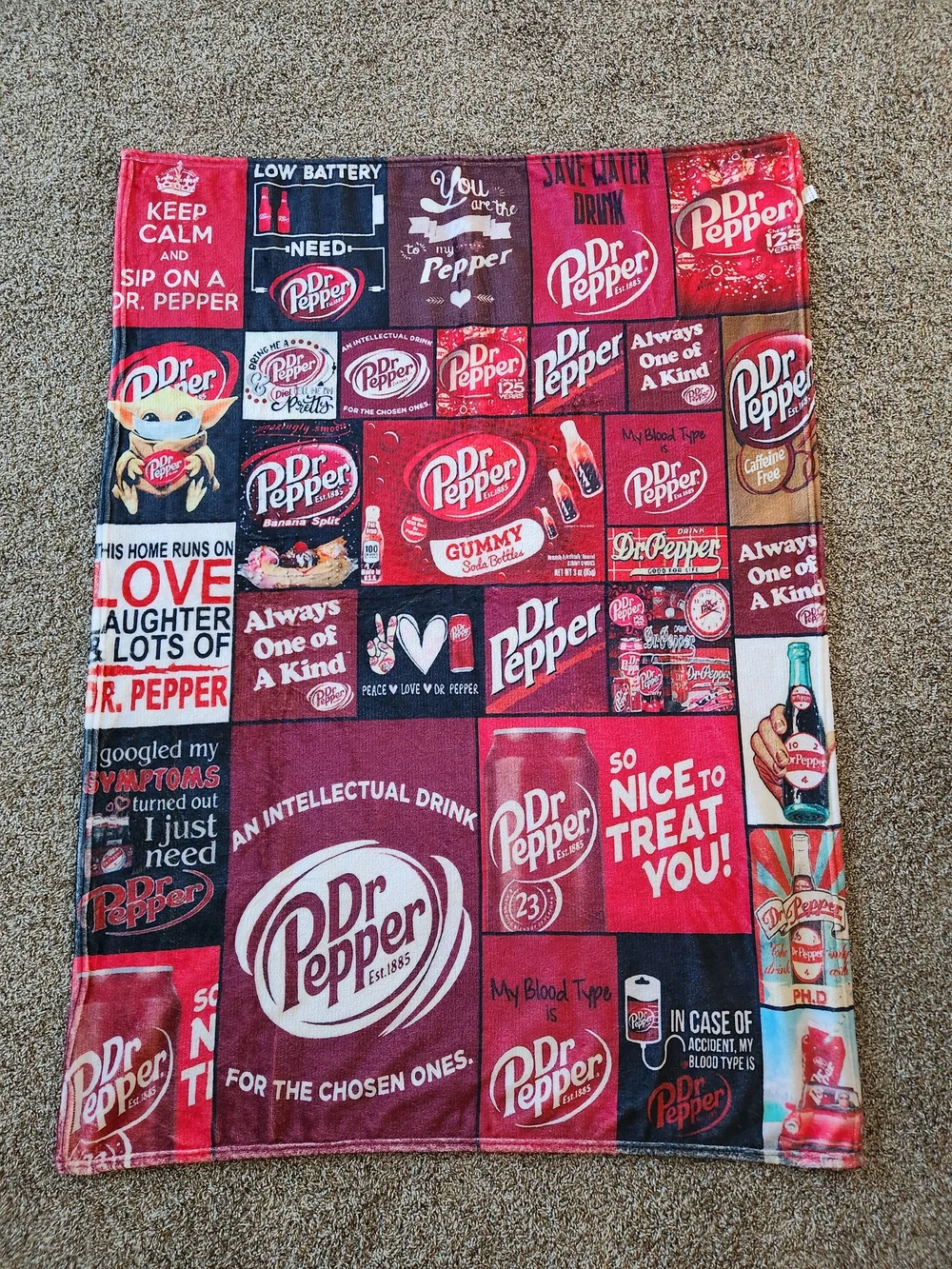Dr Pepper Logo Patchwork Throw Blanket - Red Multi